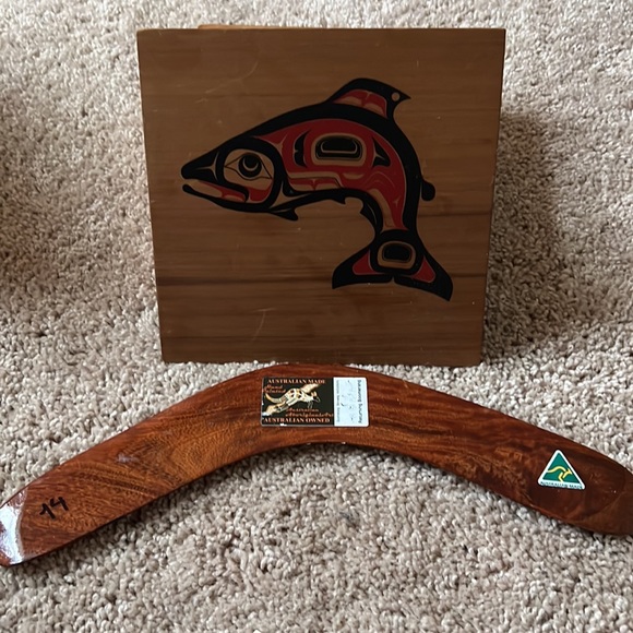 ๐ฆ Indigenous Wooden Art Bundle - Boomerang & Box - Picture 4 of 7